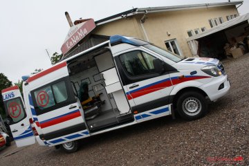 316 sanitarny karetka zabudowa WAS z PL nosze